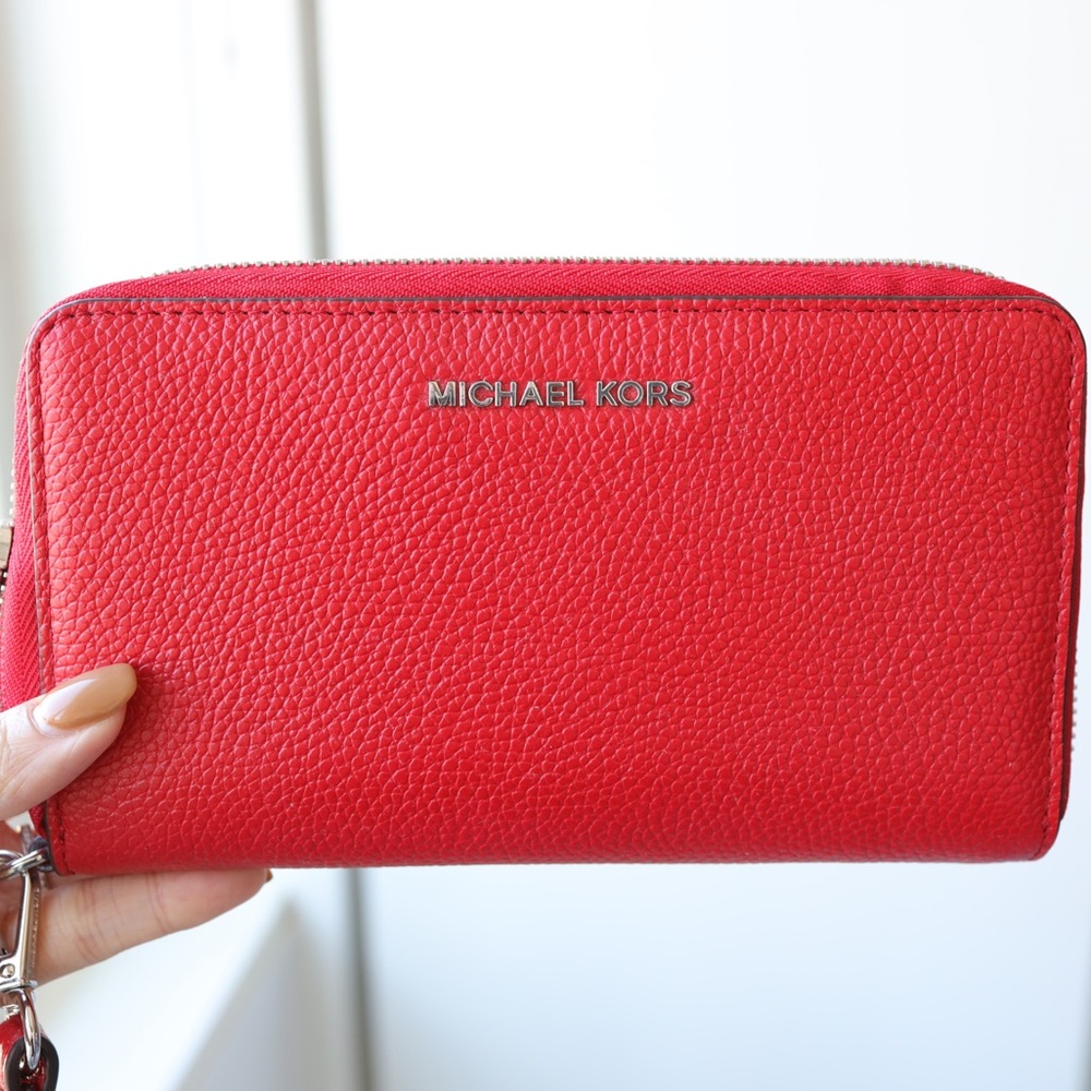 Michael Kors Jet Set Travel Flat Multifunction Leather Wallet, New without Tag